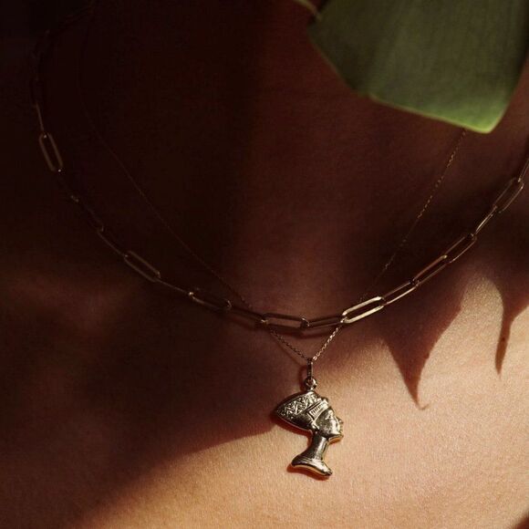 Nefertiti 14k Solid Gold Pendant perfect gift - Picture 4 of 8